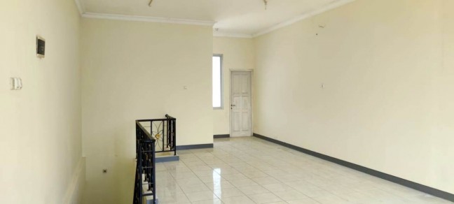 Sewa Ruko Siap Usaha Perumahan Bulevar Hijau Harapan Indah Bekasi