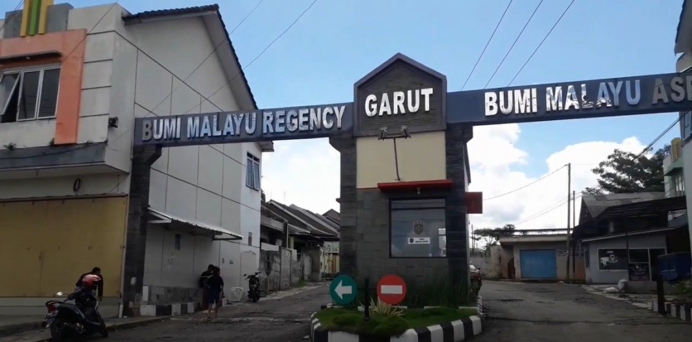 Jual Rumah di Bumi Malayu Regency Tarogong, Nego