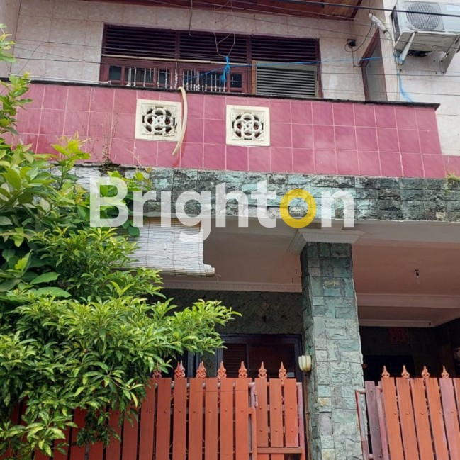 DIJUAL RUMAH 3 LANTAI SUPER STRATEGIS AREA JIMBARAN