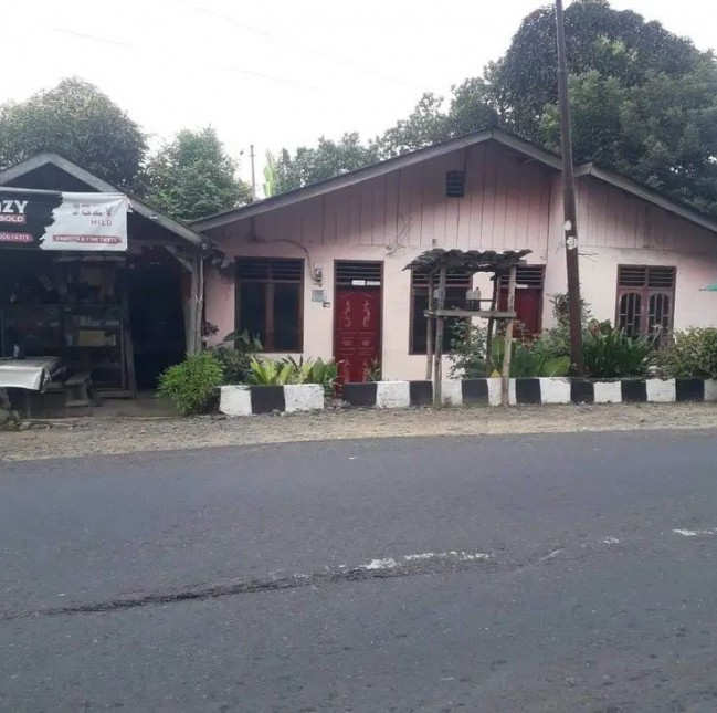 Rumah Strategis 2 pintu, Kios dan Tanah di Sibolga