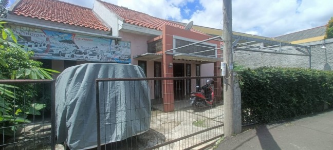Rumah strategis dan nyaman dekat Pasar Cisalak Depok