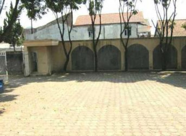 di jual gor futsal badminton cipamokolan riung bandung