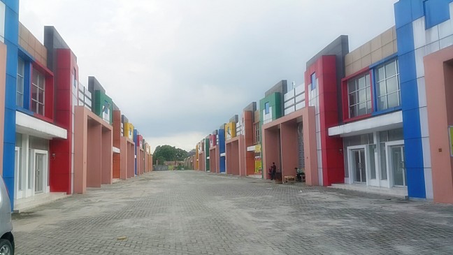 Amplas Warehouse.