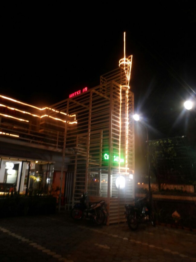 Lokasi strategis.