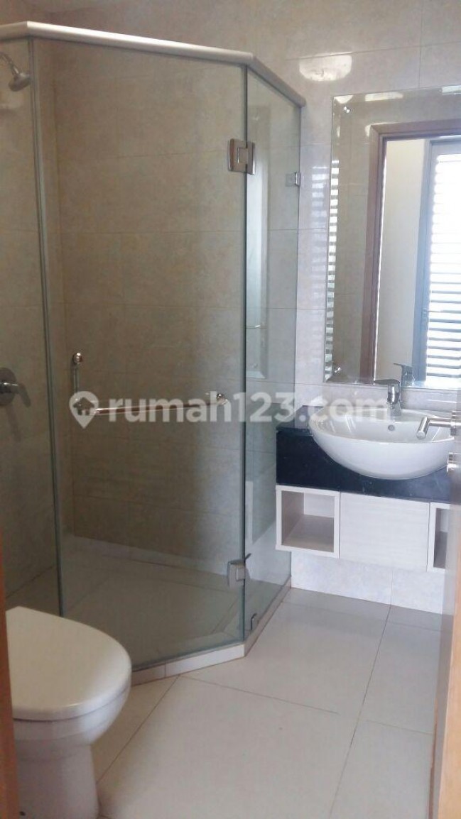VERY HOT !! Office Kantor Bergaya Condominium di The Mansion Kemayoran