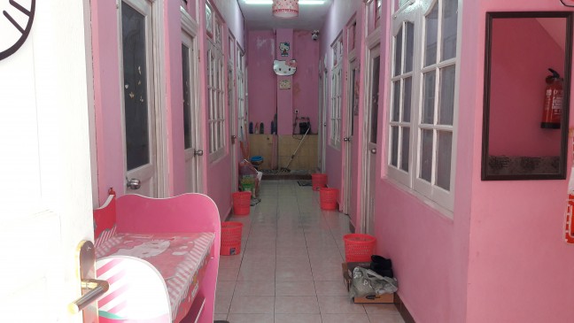 Dijual rumah kost unik + income sangat menarik