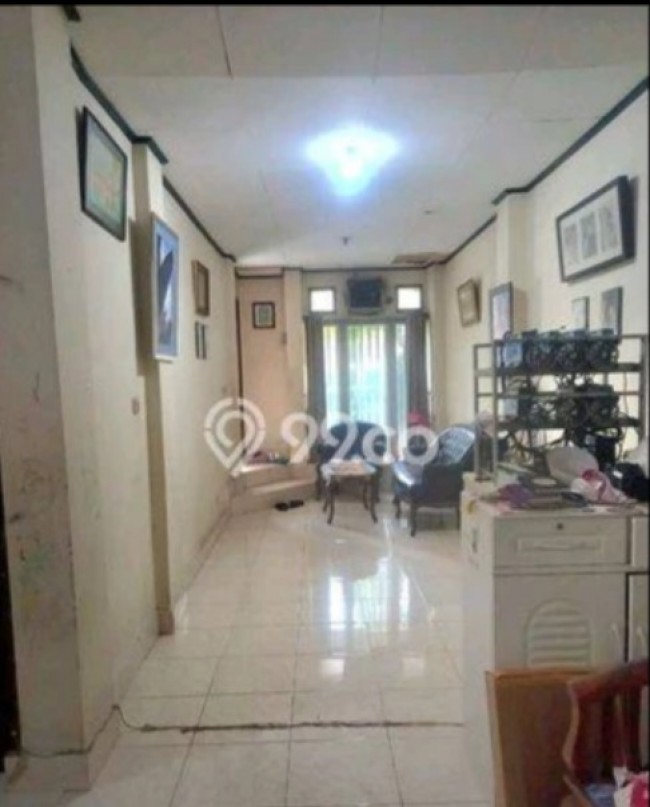 Rumah Asri di Puri Indah, Jakarta Barat, LT 128m² LB 147m²