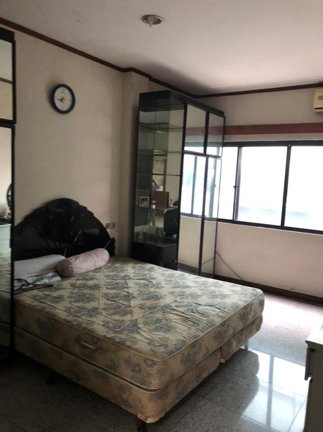 Ruko Gandeng Dijual 5 Lantai - Hayam Wuruk - Bawah Kantor Atas Rumah