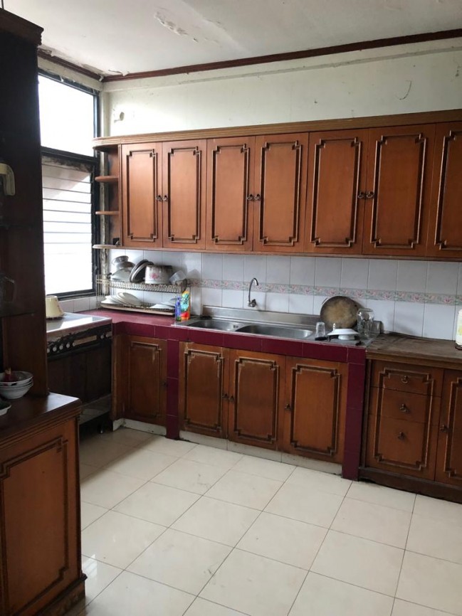 Ruko Gandeng Dijual 5 Lantai - Hayam Wuruk - Bawah Kantor Atas Rumah