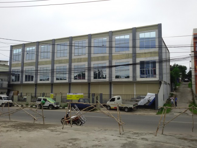 Ruko 8 Unit Daerah Tengah Kota Siap Pakai