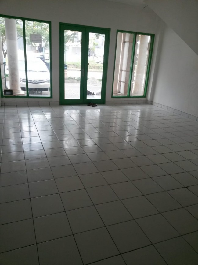 Ruko Baru Renovasi dan siap huni di Ruko Riviera Palem semi Karawaci Tangerang