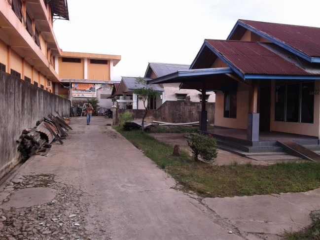 dijual cepat rumah dan tanah serdam kubu raya