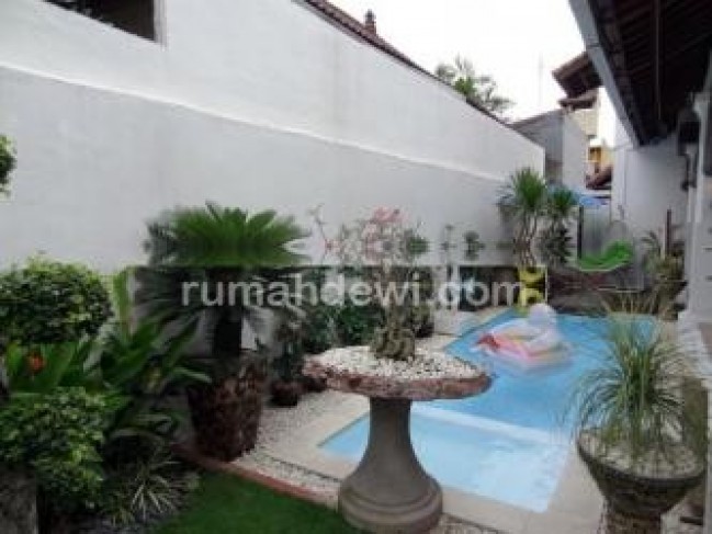 Beautiful Villa Kerobokan Padang Sambian Peaceful