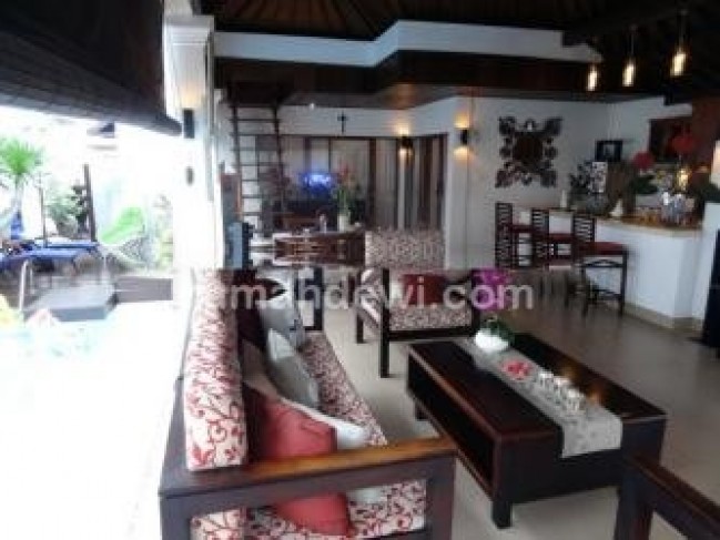 Beautiful Villa Kerobokan Padang Sambian Peaceful