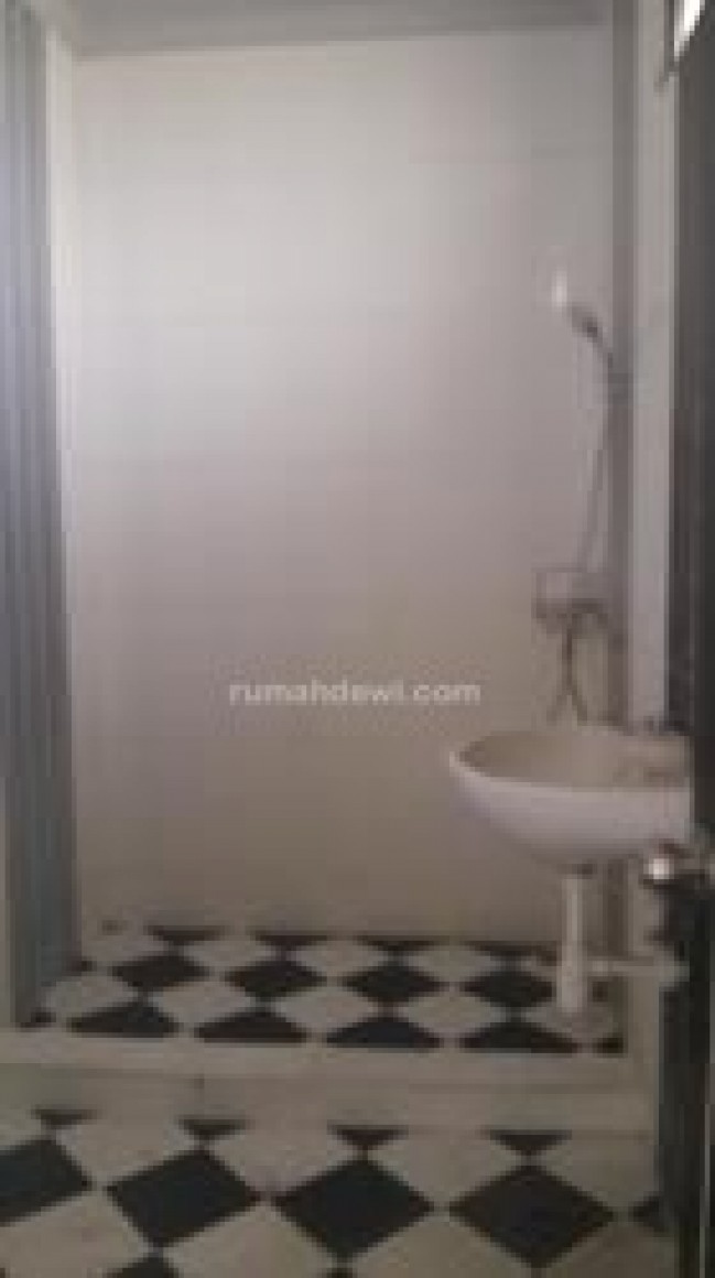 Rumah minimalis dg Kolam renang pribadi