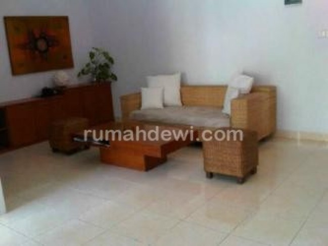 Jual Rumah Full Furnish Semi Villa Di Kerobokan, Bali