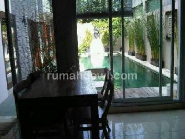 Jual Rumah Full Furnish Semi Villa Di Kerobokan, Bali