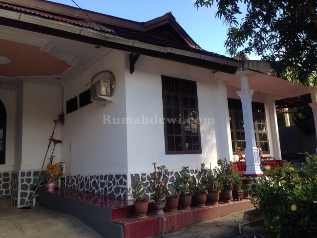 Dijual rumah + tanah