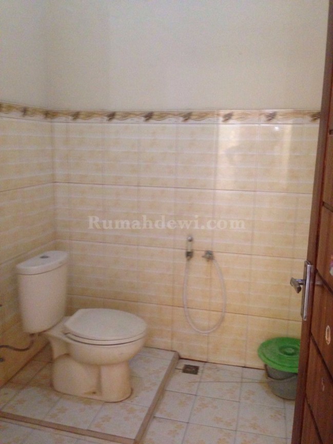 Dijual rumah + tanah