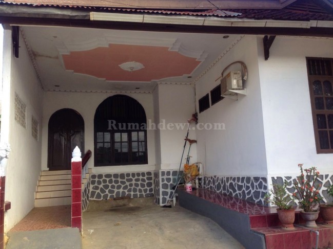 Dijual rumah + tanah