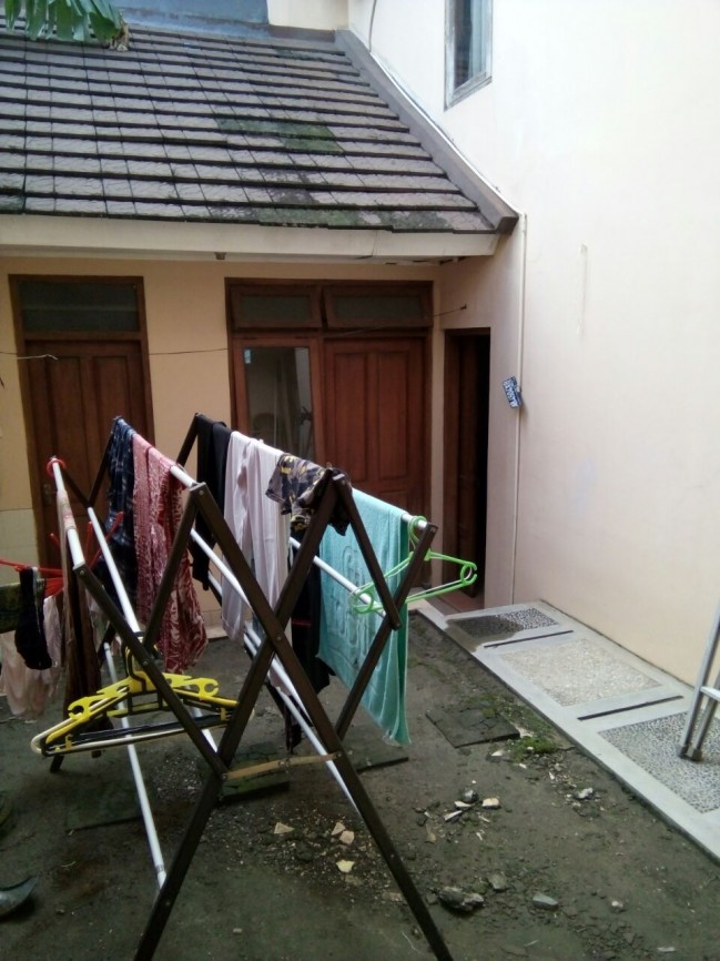 RUMAH 3 LANTAI BESERTA ISINYA DI DALAM KOTA YOGYAKARTA (STRATEGIS)