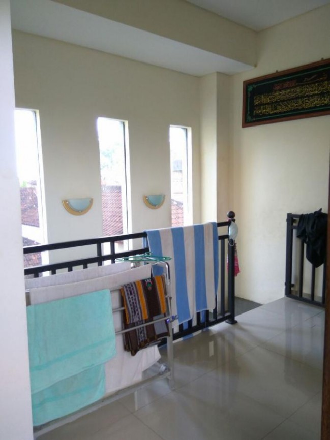  Rumah  semi  villa  di kayu  tulang babakan canggu Butuh uang