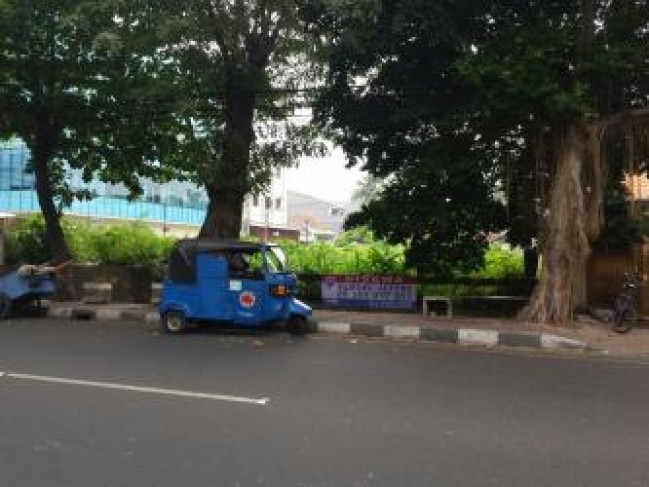 Kavling di Jakpus, Sangat Luas