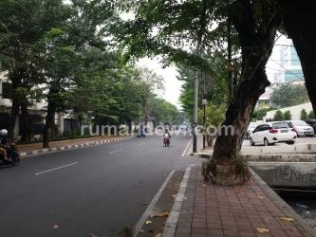 Kavling di Jakpus, Sangat Luas