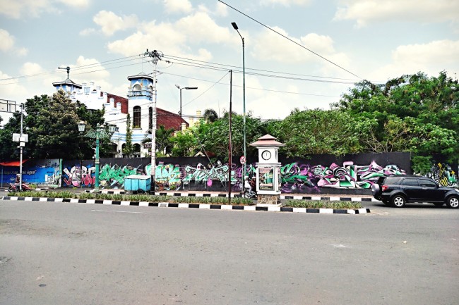 TANAH PEKARANGAN HOOK + BANGUNAN CAGAR BUDAYA TENGAH KOTA DEKAT MALIOBORO