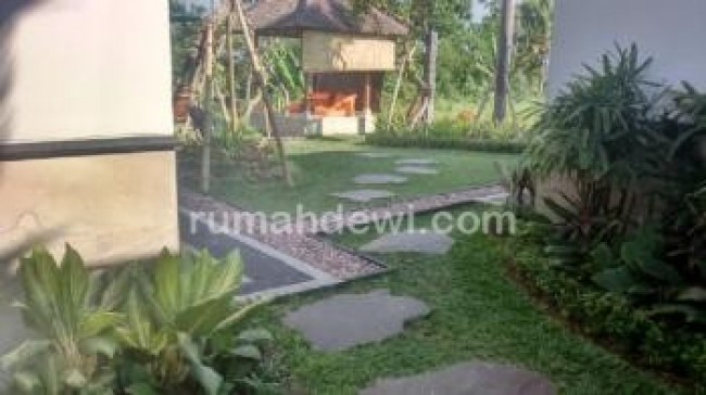 Dijual villa komersil