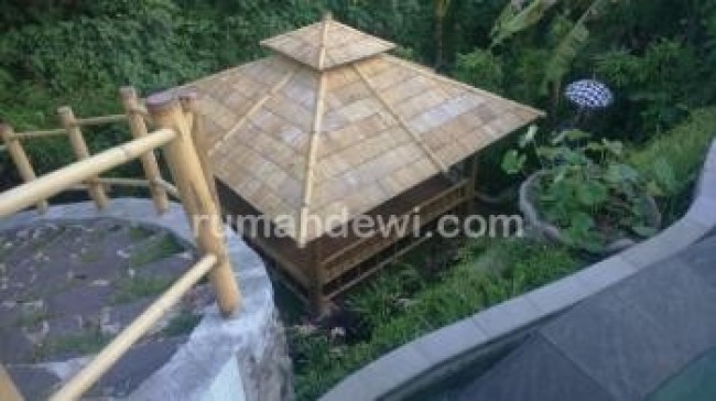 Dijual villa komersil