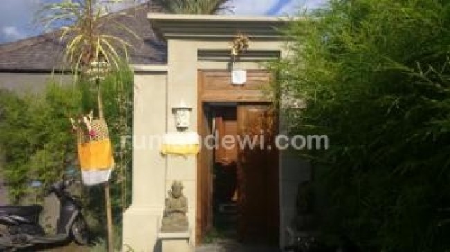 Dijual villa komersil