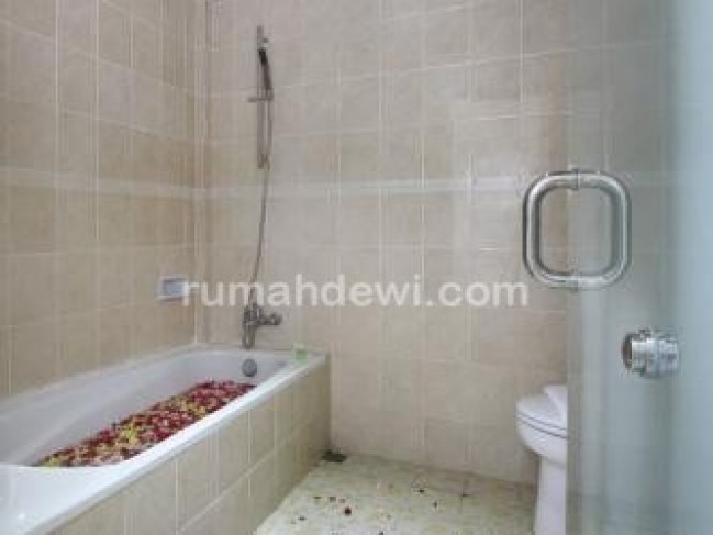 Hotel di Kuta Dijual