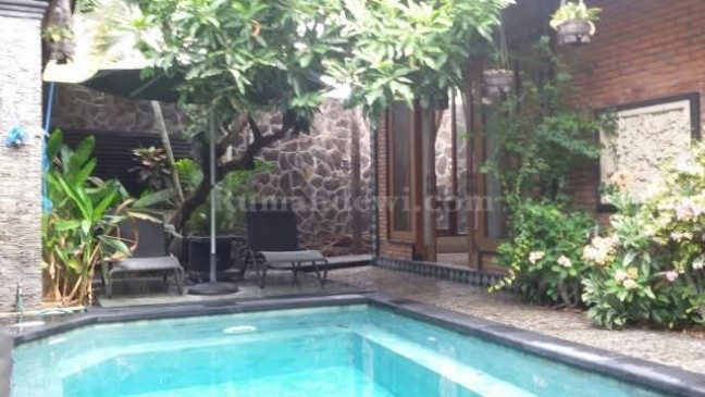 TWO 3 BEDROOM VILLAS SIDE BY SIDE AVAILABLE FOR 10 YEAR LEASE BIDIDARI SEMINYAK