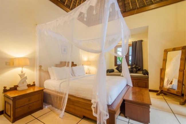 Outstanding leasehold property 2 minute stroll to all the restaurants in Oberoi Seminyak.