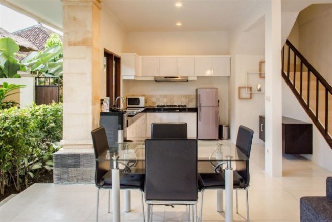 Outstanding leasehold property 2 minute stroll to all the restaurants in Oberoi Seminyak.