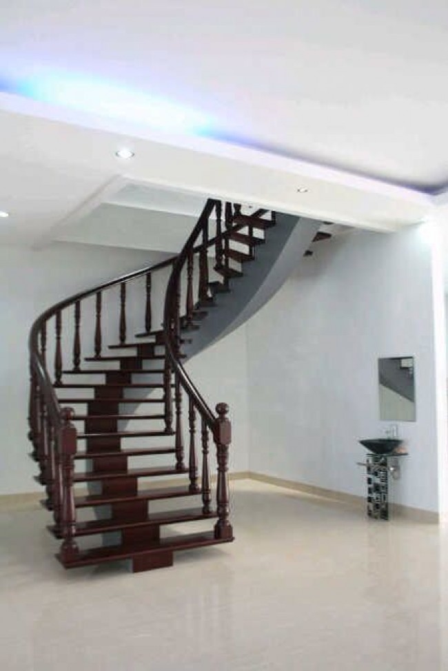 Dijual Villa BARU LUX Siap Huni Tengah Kota