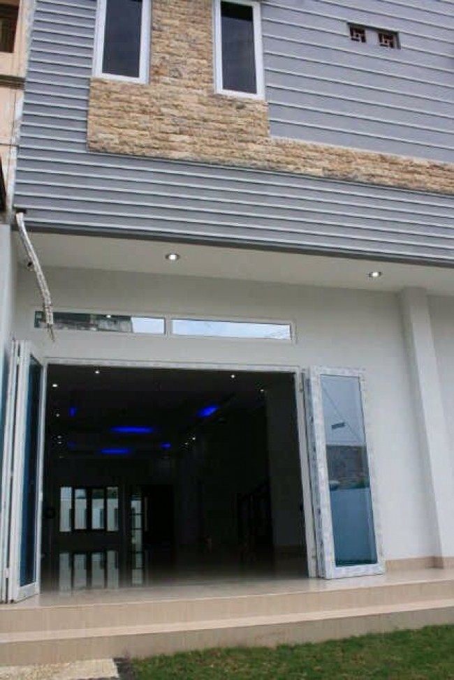 Dijual Villa BARU LUX Siap Huni Tengah Kota
