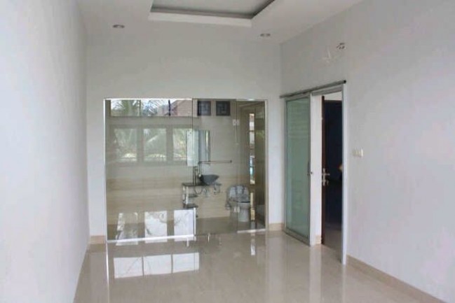 Dijual Villa BARU LUX Siap Huni Tengah Kota