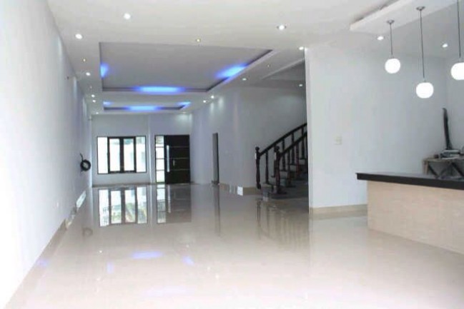 Dijual Villa BARU LUX Siap Huni Tengah Kota