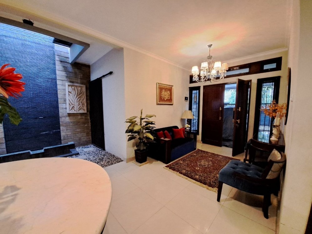 Rumah full furnished dekat bandara Halim Makasar Jakarta Timur